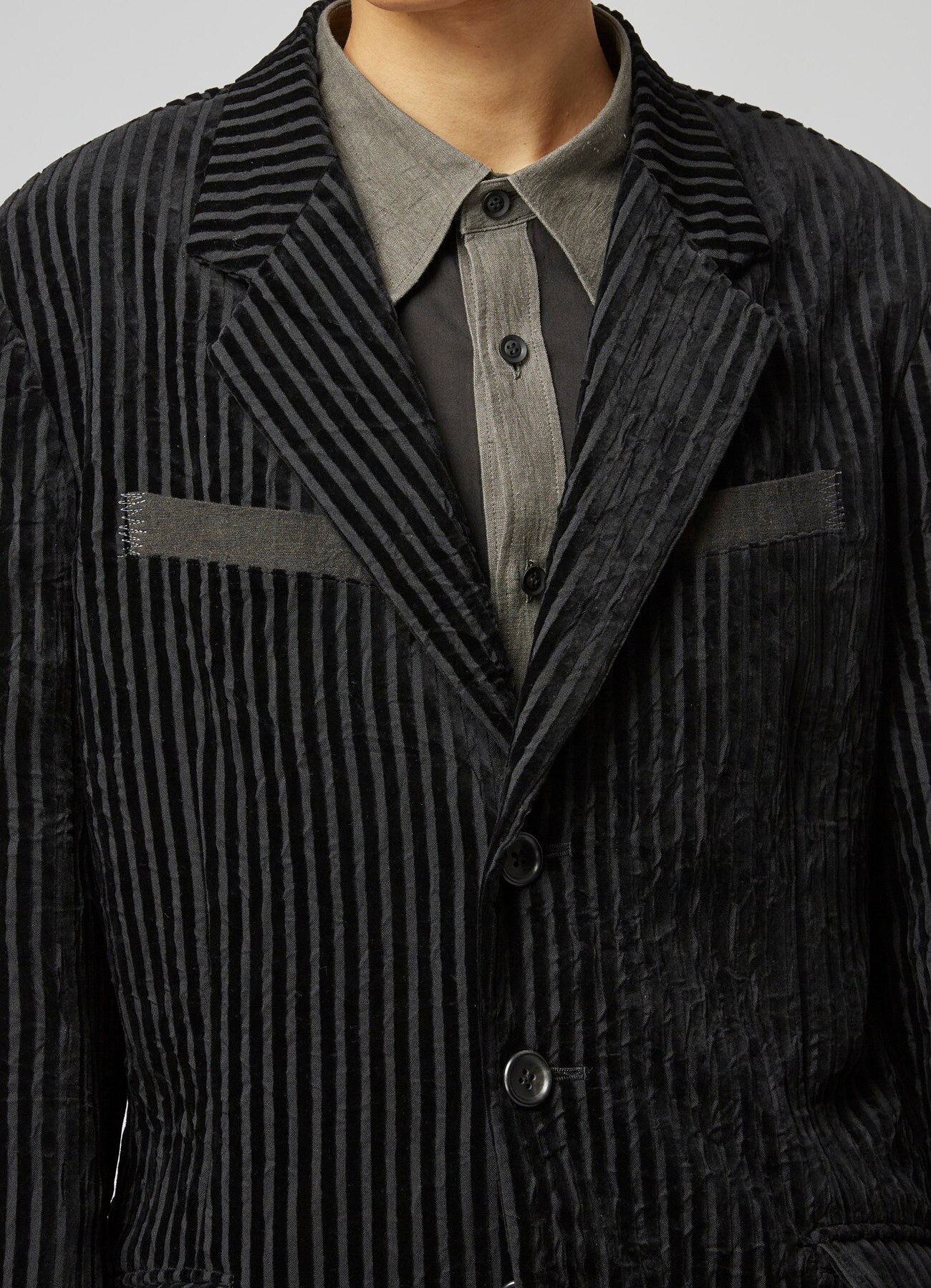 WRINKLED STRIPED 3-BUTTON JACKET WITH PEAK LAPELS(S GREY): Vintage