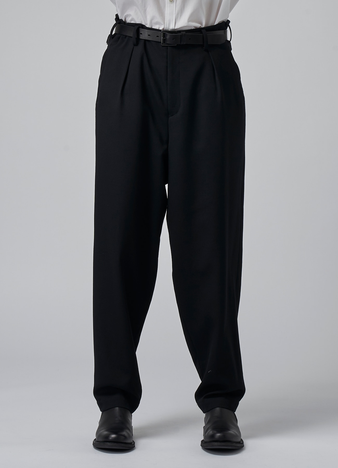 WOOL GABARDINE PANTS WITH SUSPENDER BUTTONS AND ADJUSTABLE SIDE