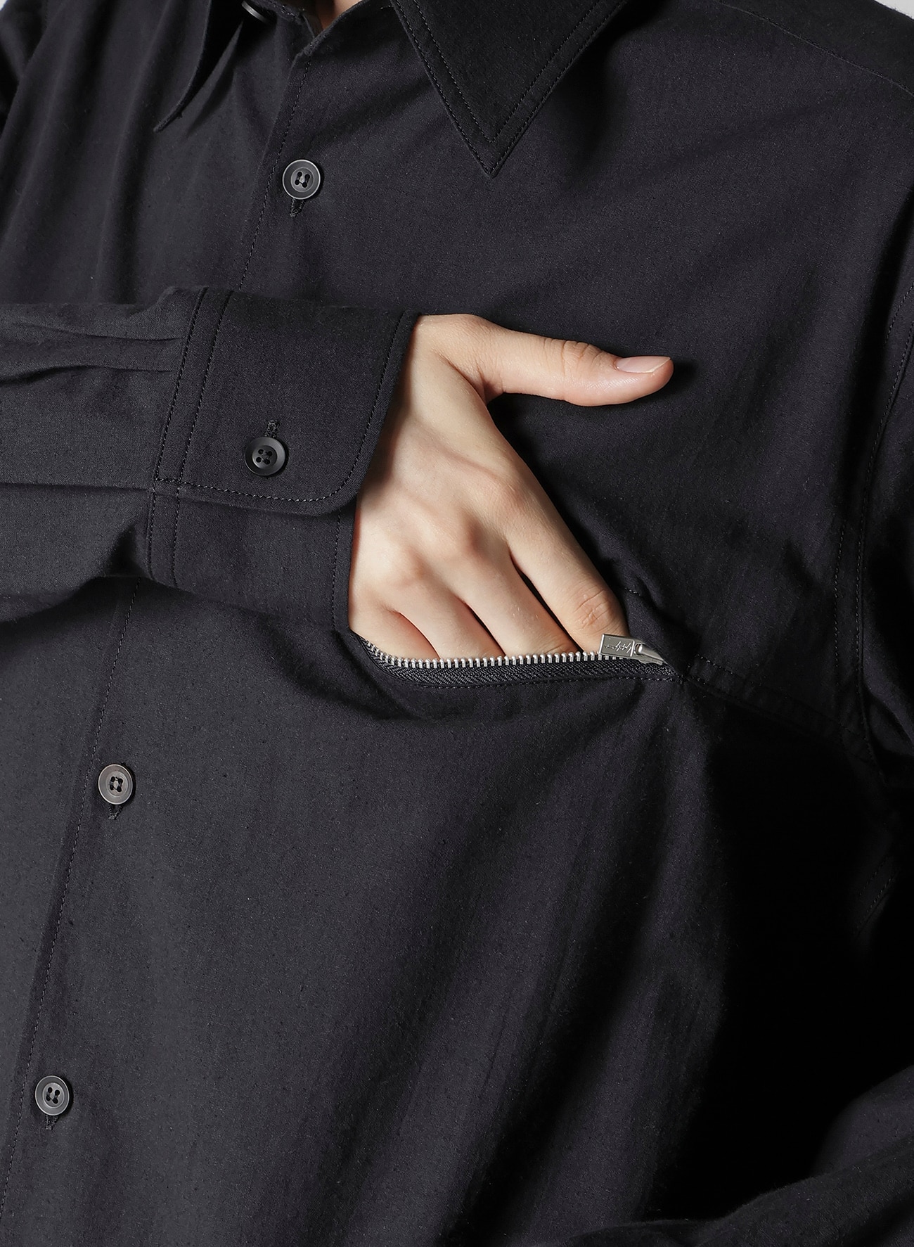 COTTON HEMP BROAD SHIRT WITH ZIP POCKET(S Black): Y's for