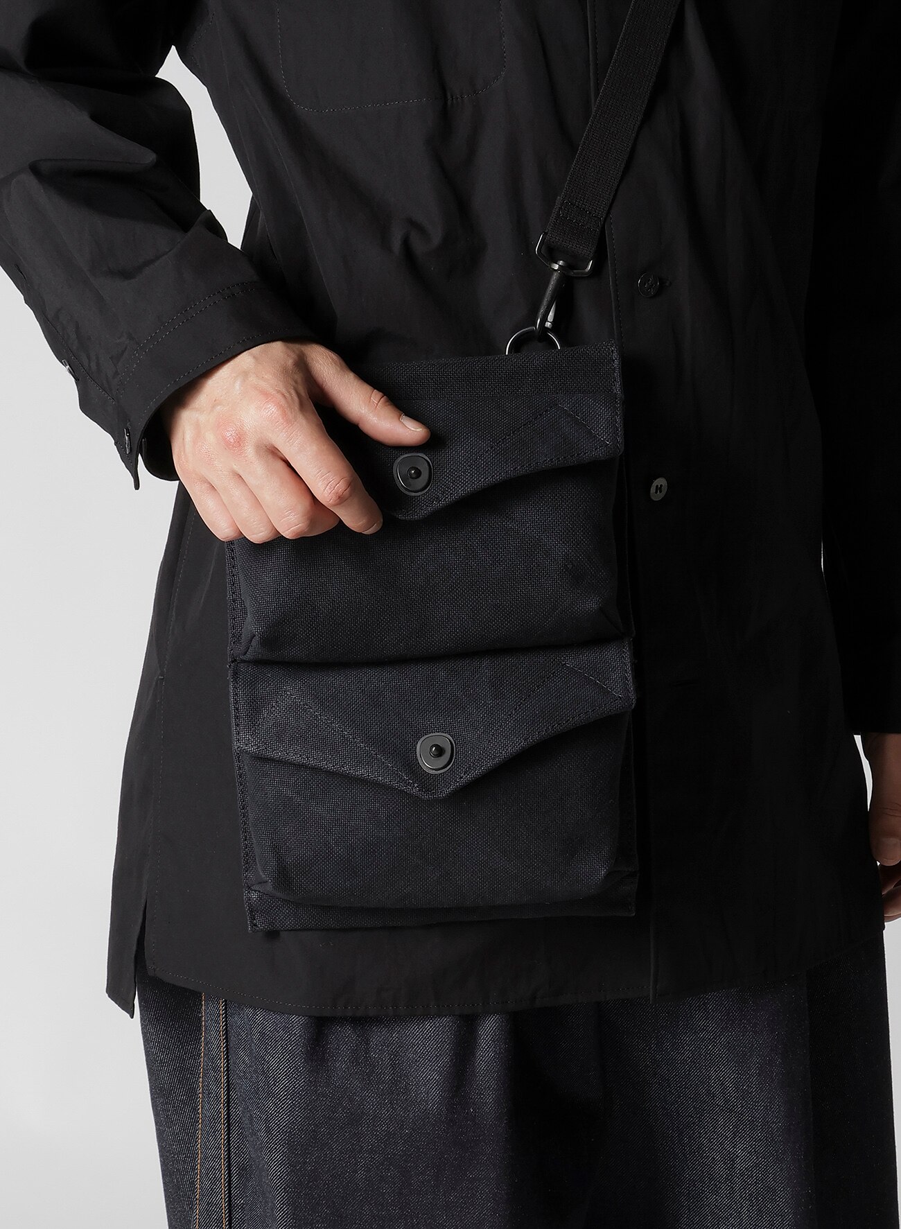 C6 CANVAS BIO MILITARY SACOCHE_10