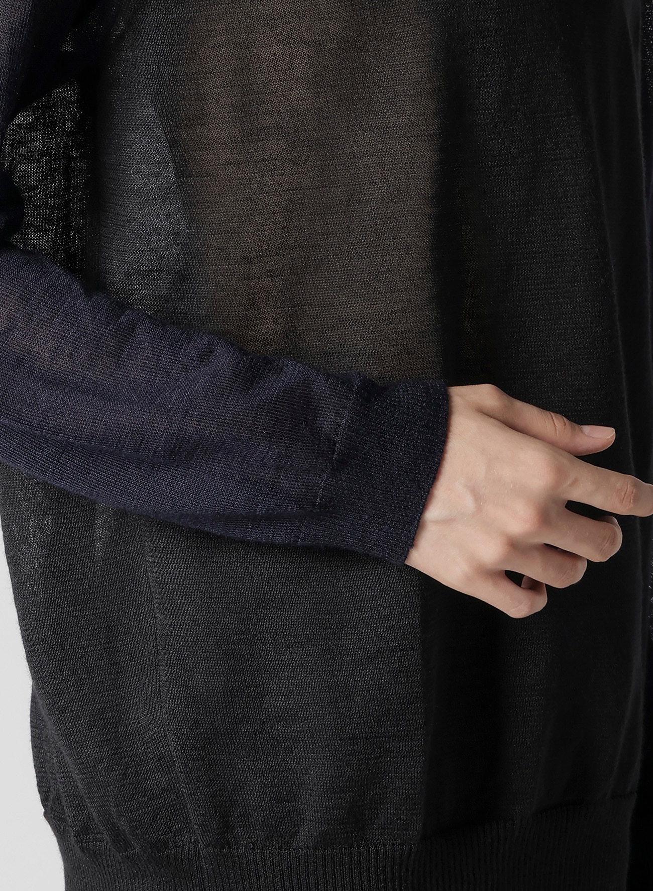January 11, 10:00(JST) Release】12G KNIT CARDIGAN WITH LOGO_3