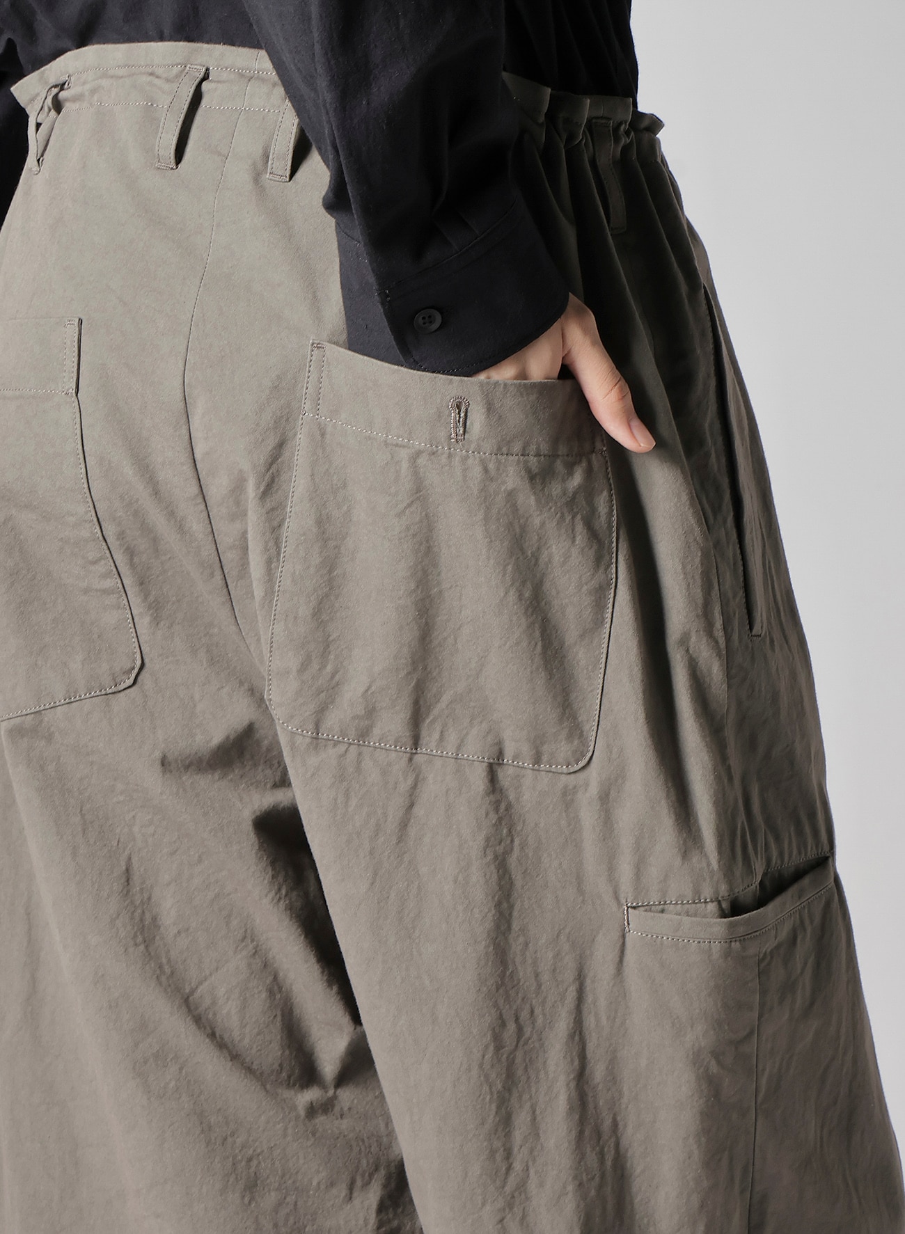 January 11, 10:00(JST) Release】COTTON POPLIN PANTS WITH