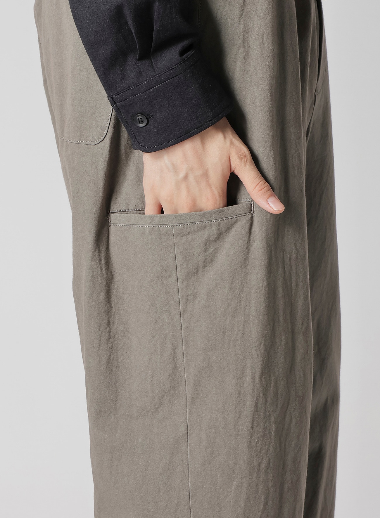 January 11, 10:00(JST) Release】COTTON POPLIN PANTS WITH