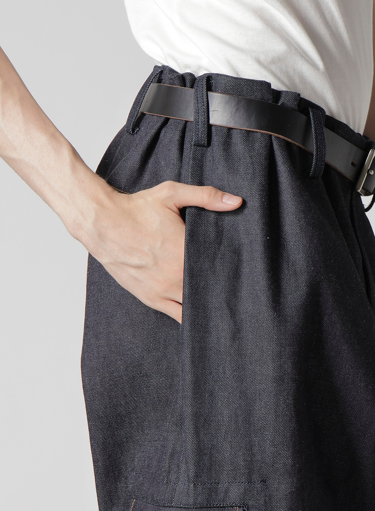 January 11, 10:00(JST) Release] 13oz UNEVEN YARN DENIM TUCK PANTS WITH COLOR COMBI STITCH_3