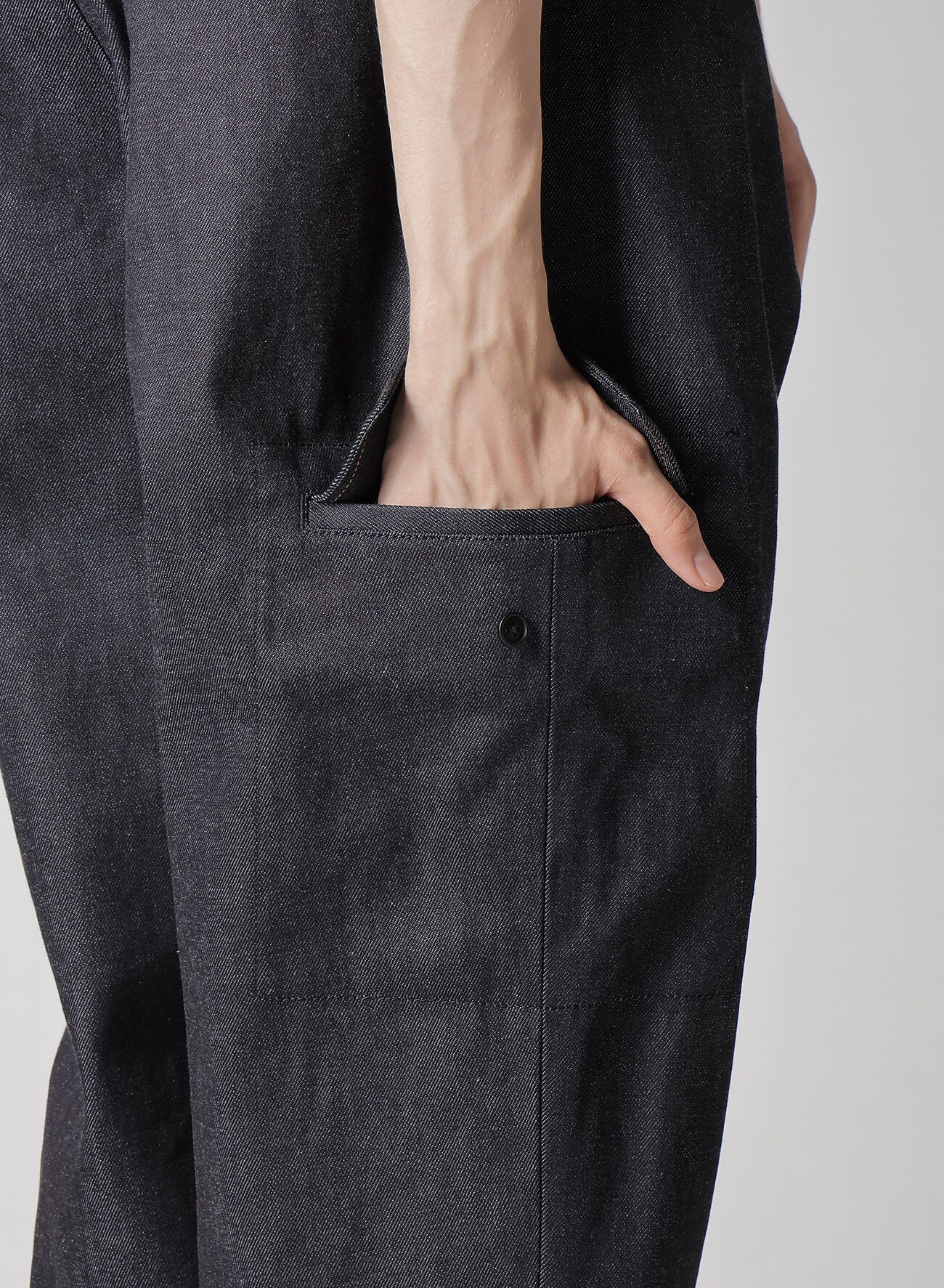 January 11, 10:00(JST) Release] 13oz UNEVEN YARN DENIM TUCK PANTS WITH COLOR COMBI STITCH_5