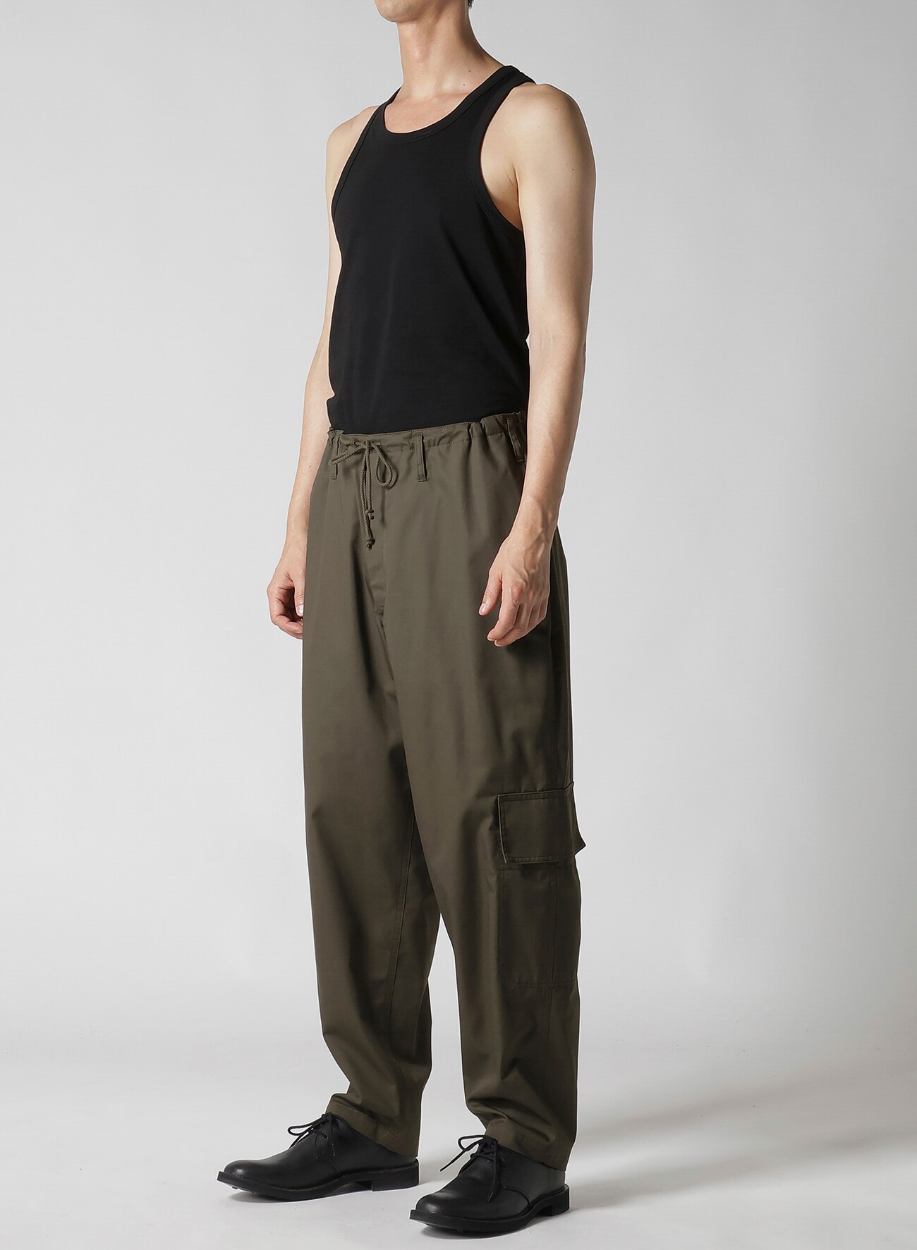T/C TWILL PANTS WITH SIDE SEAM TUCK_10