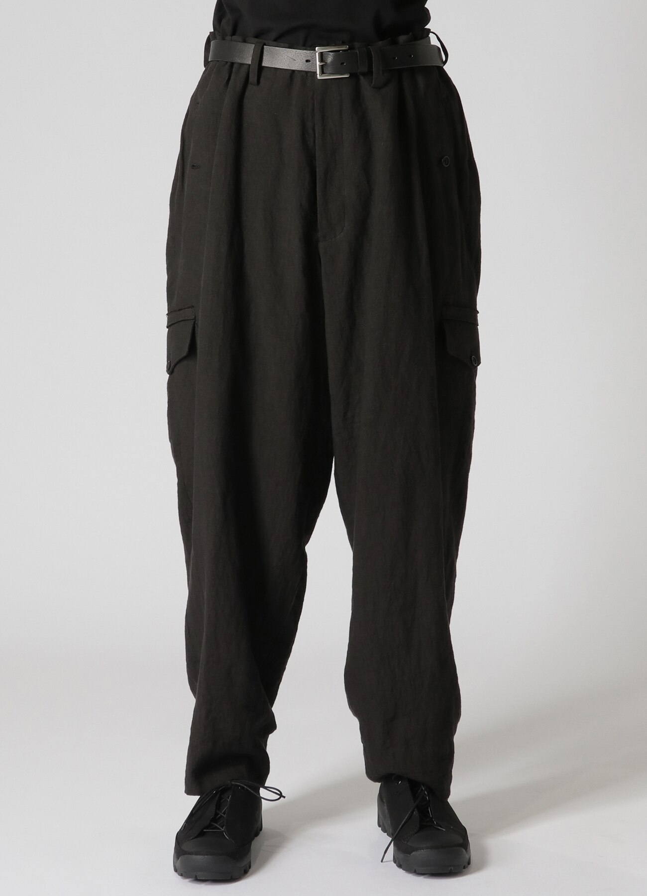 WILDSIDE × stein BELTLESS WIDE TAPERED TROUSERS(S BLACK): stein｜WILDSIDE  YOHJI YAMAMOTO [Official