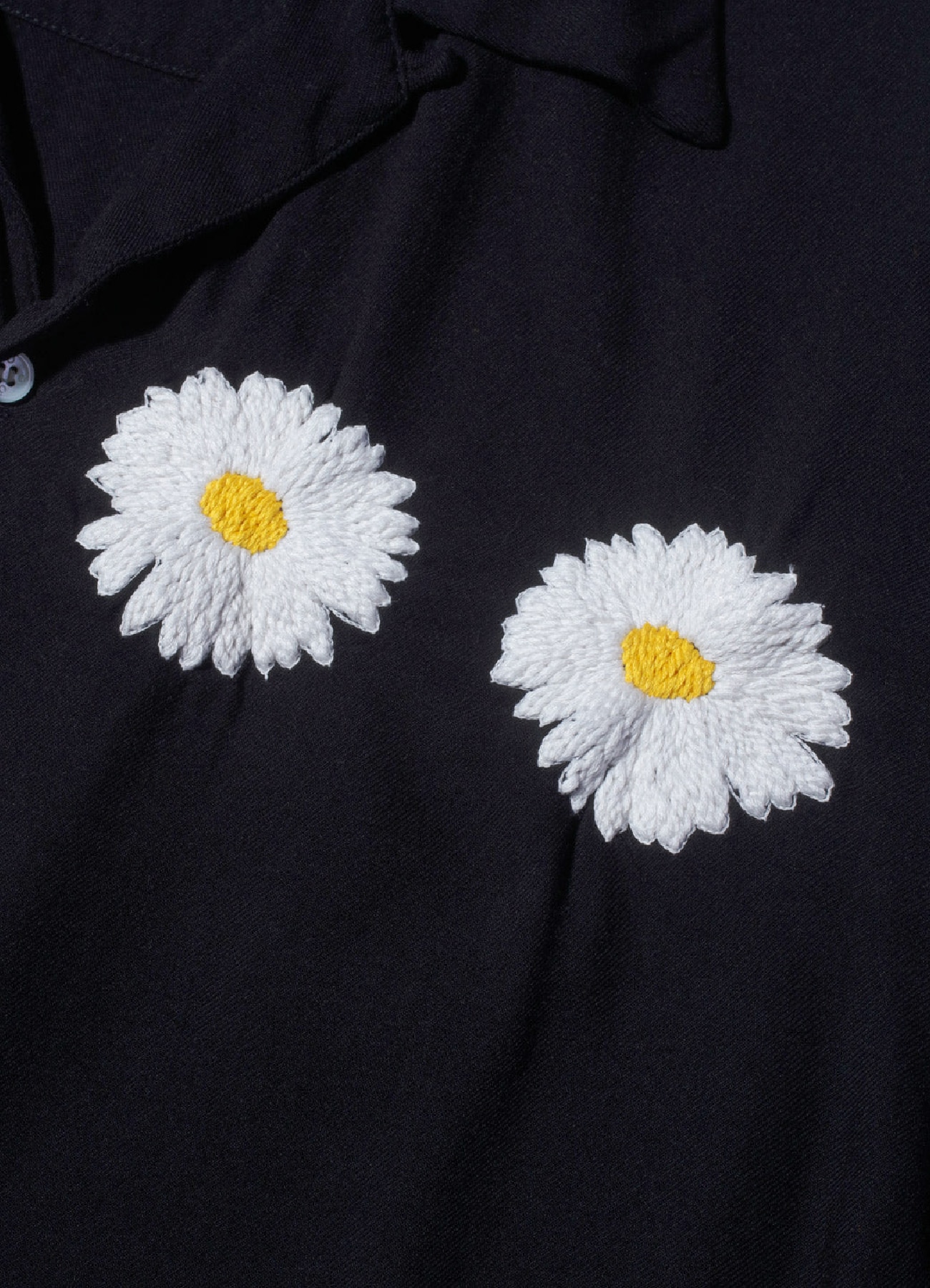 [28 Feb 12:00 JST release]Flower Embroidery Open Collar SS Shirt_2