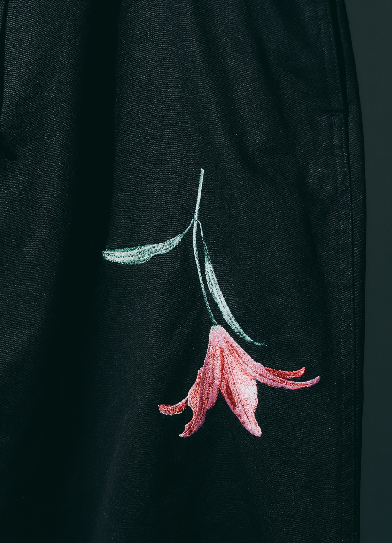 [1 May 12:00 JST release] Pink Tulip Embroidery Pants_3