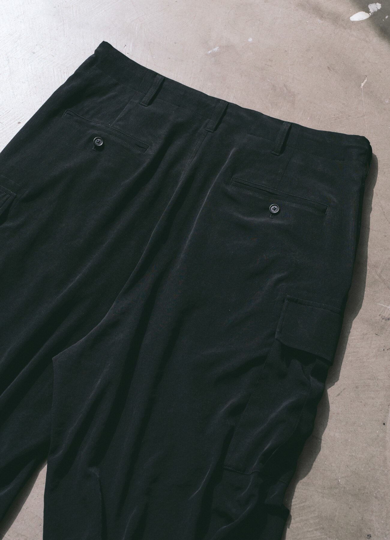 [13 May 12:00 JST release] Ta/Pe Crepe de Chine Cargo Pants All Black_4