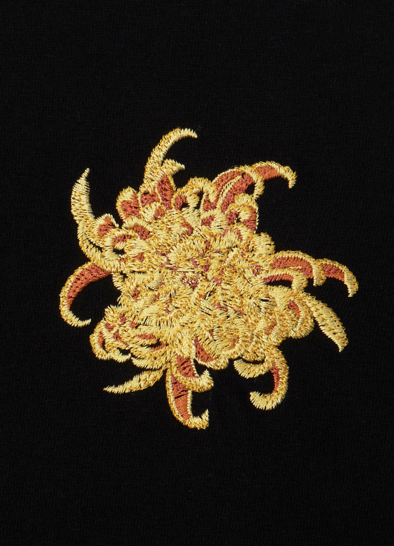[24 June 12:00 JST release]Chrysanthemum Embroidery T-shirt_6