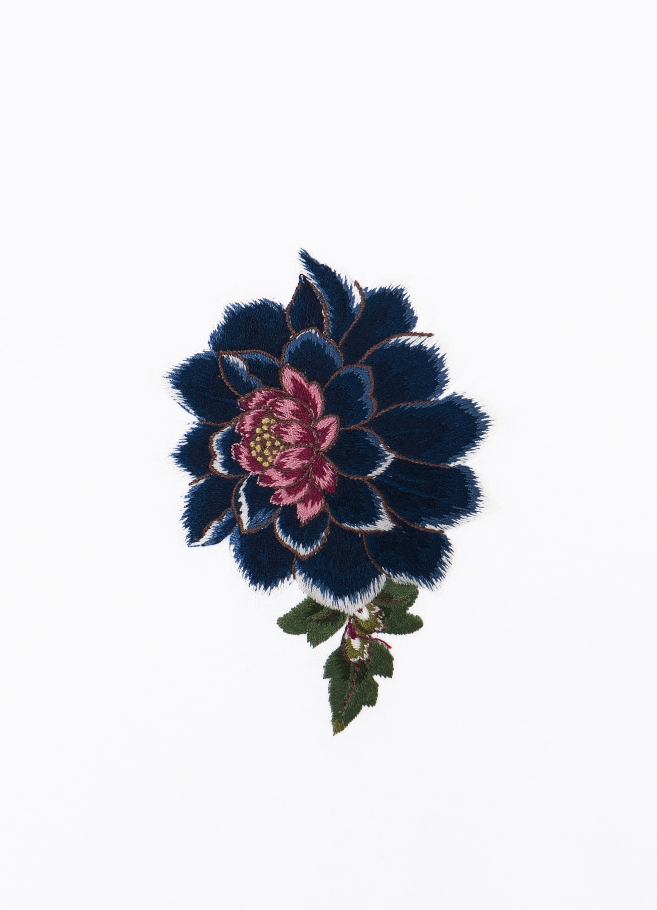 [24 June 12:00 JST release]Camellia Embroidery T-shirt_6