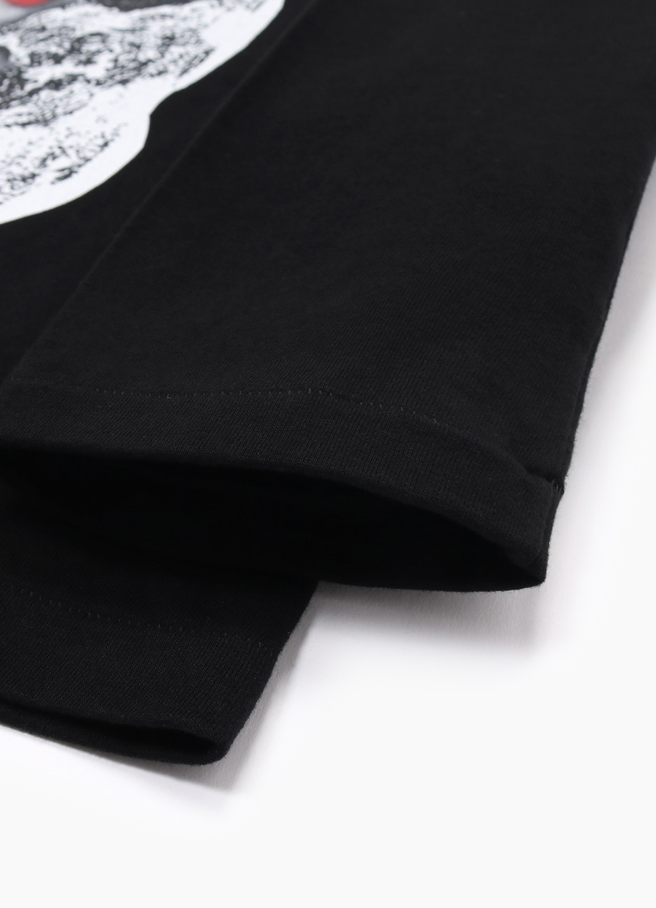 Portrait Black T-shirt (Fleur)_4